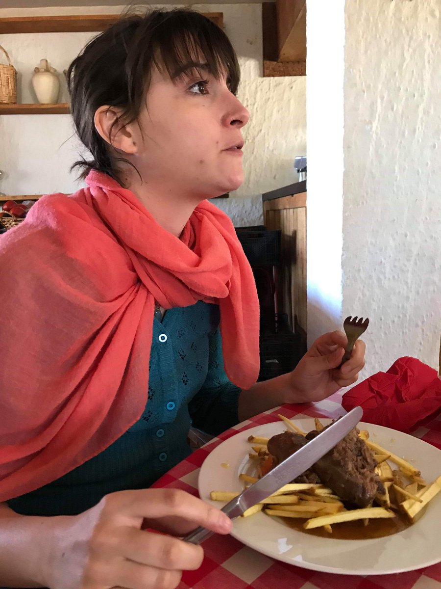 LisaRosillo's tweet photo. When the fries are hot as fuck but sooo gooood #spain #bestfries #bestmeat #bestmeal https://t.co/Gh1ioRQpPc