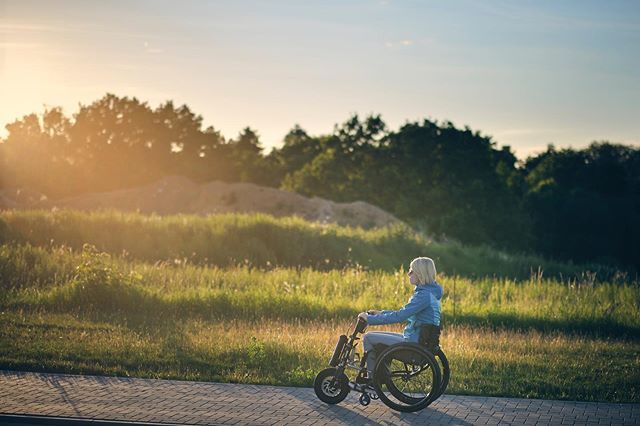 Th_10de's tweet photo. Sonnenbrille auf, Motor an und los gehts...! 😎
Für uns geht es schon ab morgen ins Wochenende und zu einem super spannenden Event. Wer Lust hat kann uns auf den Storys durchs verlängerte Wochenende folgen. 
Euch allen schöne Feiertage und genießt das tolle Wetter! ☀️
#pfings… https://t.co/0dkdUEiRGn