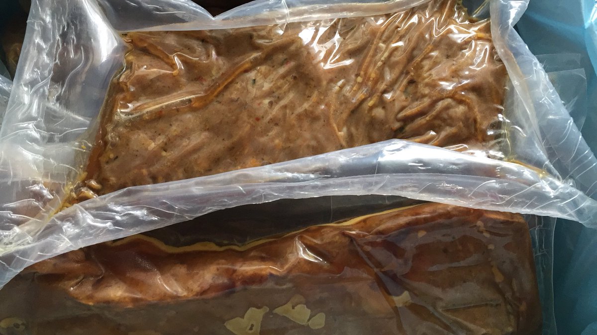 Morgen met steenoven bij pruuven staan in jan cunenpark te Oss.
Wij staan er met spareribs en mini burgers 
Kom ook genieten van de lekkere bieren en onze gerechtjes, de spareribs zijn daar ook te bestellen voor thuis, meenemen kan niet maar we komen in Oss bezorgen.