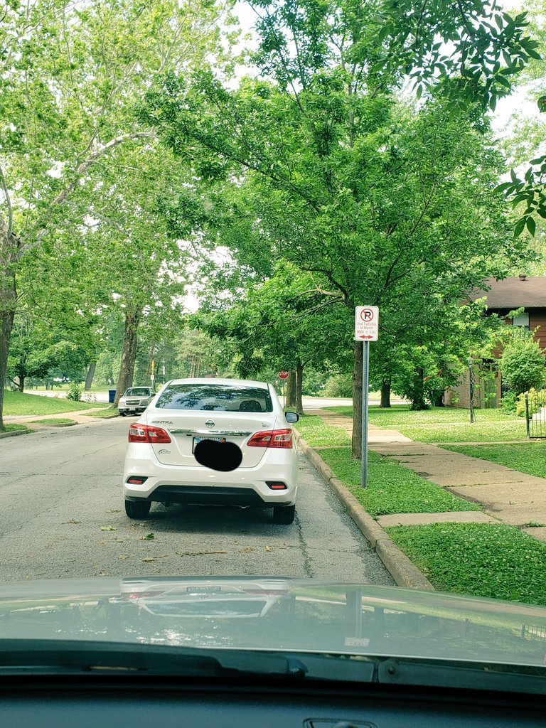 SammTheProducer's tweet image. This person really missed the mark....#parallelparkingfail Dude, you&apos;re in the middle of the street. 😖