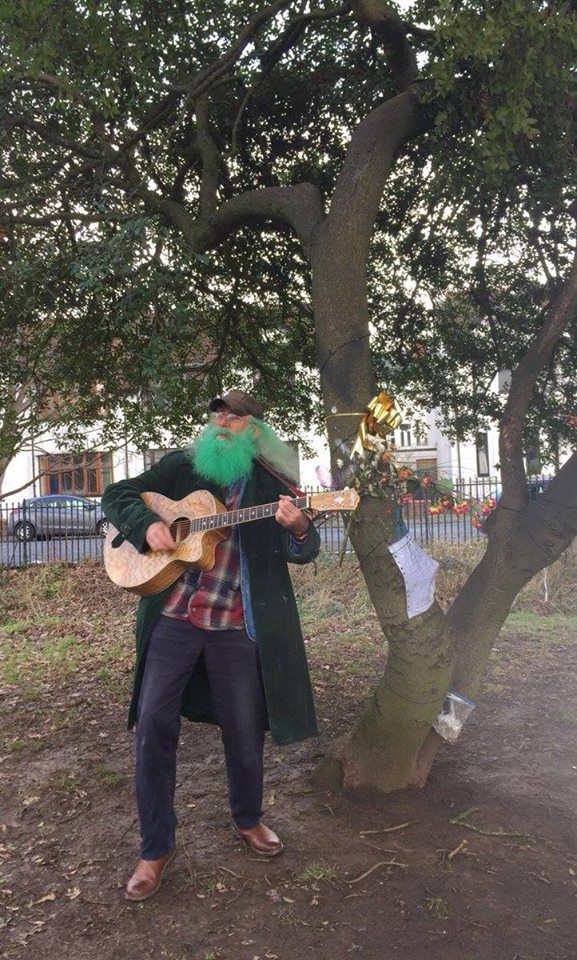 bardofely's tweet photo. @ILovesTheDiff @mabjones I was glad to see @neiljmcevoy campaigning with local residents to save this beautiful tree! Let's save it! And I'll sing it again: #StandByTree! https://t.co/8XHUFaJMiY