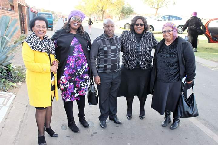 DeputyTourism's tweet photo. Arriving with former President of  SAWEN Ms Nana Ditodi,former Acting CEO,Ms Ruth Masakoane earlier in Chiawelo at the home of former SAWEN Gauteng Chairperson &amp; former IFP General Secretary as well former MP, Ms Sibongile Nkomo to convey condolences to the family https://t.co/1qxnTZ1dC2