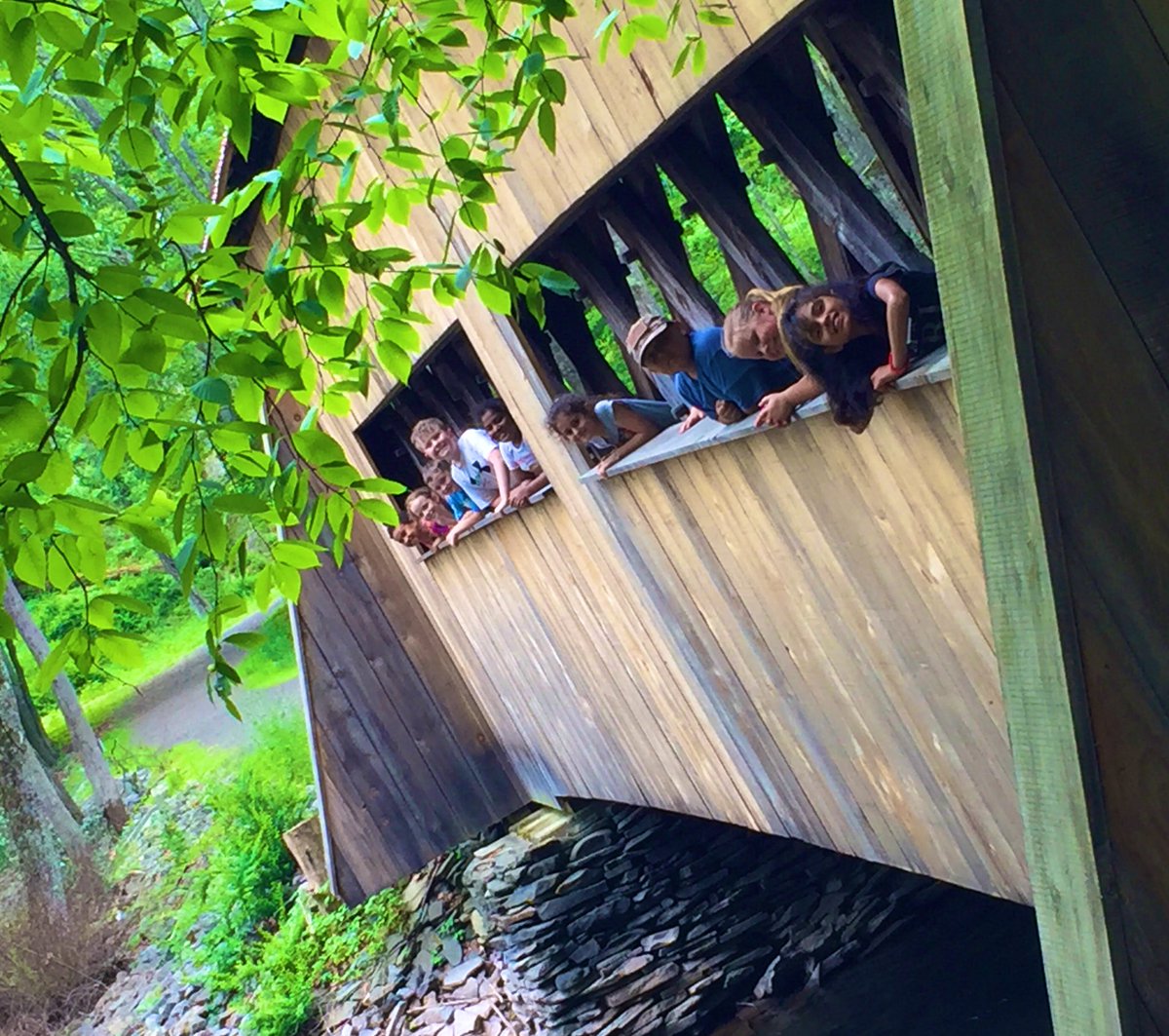 JennyTinelli's tweet photo. We had a great time on our field trip today to @TheAshokanCtr! We learned about water ecology and explored the living environment around us #tvbears #inspiresuccesstogether #fieldtrip https://t.co/sYHnusySNn