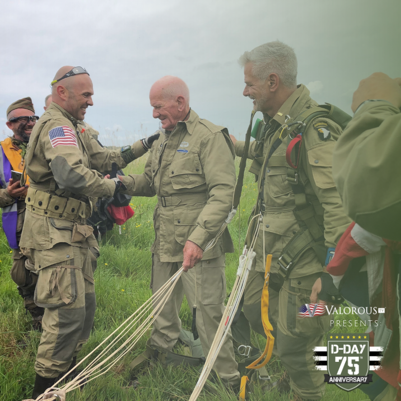 Hundreds gather together on the beaches of Normandy from all over the globe to commemorate the #DDay75thAnniversary. Check out more on <a href="/ValorousTV/">ValorousTV</a>: buff.ly/2wESmBM
#DDay75 #DDay #ValorousTV #KnowYourMil #HonorOurMilitary #streaming #ww2 #ww2vet #vet #veteran #rememberdday
