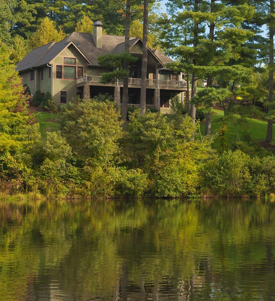 RetirementNet's tweet image. Biltmore Lake, a community located near Asheville, North Carolina is a picturesque water front development nestled in the mountains of Western North Carolina. Click here to see our beautiful listings! debbuchananretirenet55.com/north-carolina…
#ashevillerealestate #biltmore #mountainliving #nc