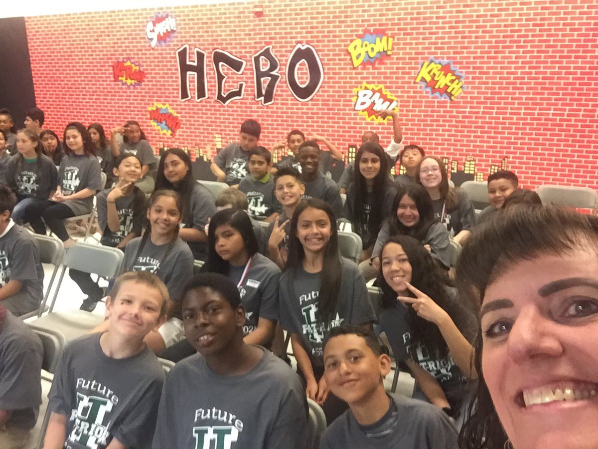 MayMcCardle's tweet photo. 6th Grade Moving on Ceremony @fresnounified #futurepate https://t.co/31s4J4FrmU