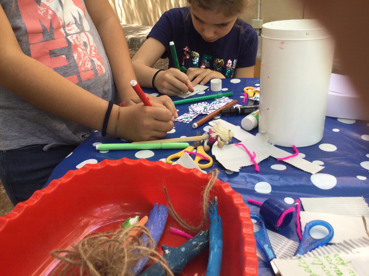 5AIsGuadazzonis's tweet photo. #amicORTO si prepara per la festa di fine anno scolastico 👋😊🥬🥒🥕 Sarai bellissimo!

#scuolaAttiva
#cooperazione https://t.co/ufLwZ8KdEU