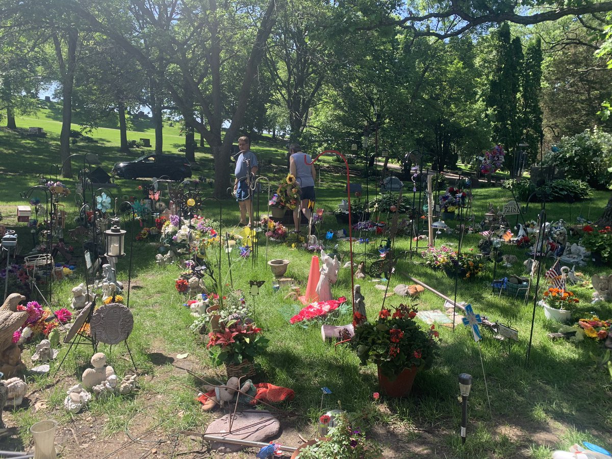 Alex Lehnert S Tweet People With Loved Ones At Cottage Grove