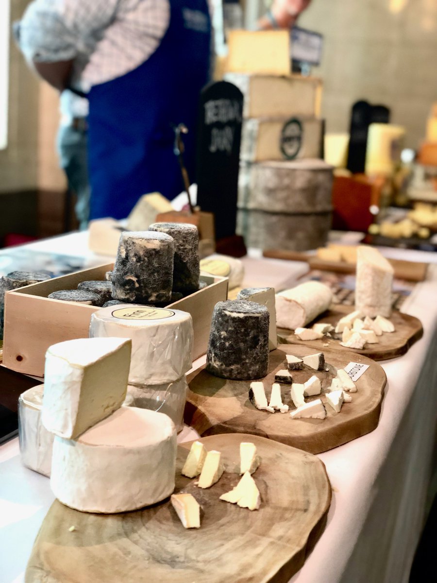 HarveyBrockless's tweet photo. What an incredible day at yesterday's Meet the Makers! We're so thankful to all of you who came, it just wouldn't be the same without you. With 75 makers to meet, 4 masterclasses to attend, lots of food and drink to enjoy it was a busy day for all 🙌🏼✨ #SeeYouNextYear https://t.co/4NFSYVOLFj