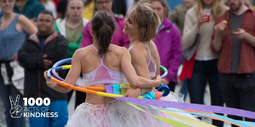PVDFest's tweet photo. Be kind the PVD way by taking part in our 1000 Acts of Kindness Challenge. Here's your challenge: Give someone a helping hand Photo Credit: Ehsun Mirza #pvdfest #pvdfest2019 #pvdway #pvdactsofkindness #1000actsofkindness #actsofkindnesschallenge https://t.co/0EymWojddW