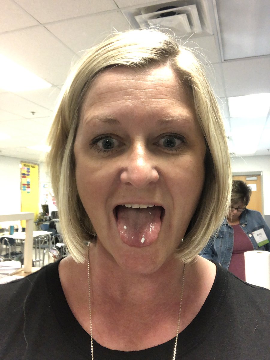 inspire180days's tweet photo. Experiencing the rate of weathering through smarties! #inspire180days #TNScience #35ScienceRocks #lifelonglearner #4thgradescience https://t.co/IOWMvhVXPl