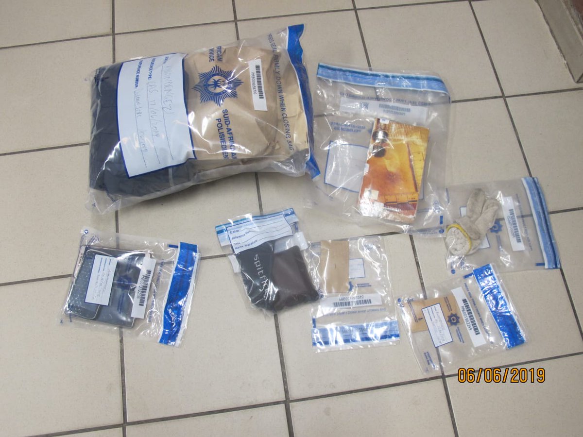 SAPoliceService's tweet photo. #sapsKZN Pinetown: A suspect was killed &amp; 3 were arrested when  police responded to a would-be #carjacking in Kwandengezi yesterday.  A firearm &amp; #RemoteJamming equipment were recovered. ME #TrioCrimes #FightingCrime
https://t.co/ExATE58t9G https://t.co/YZt48T6lAO