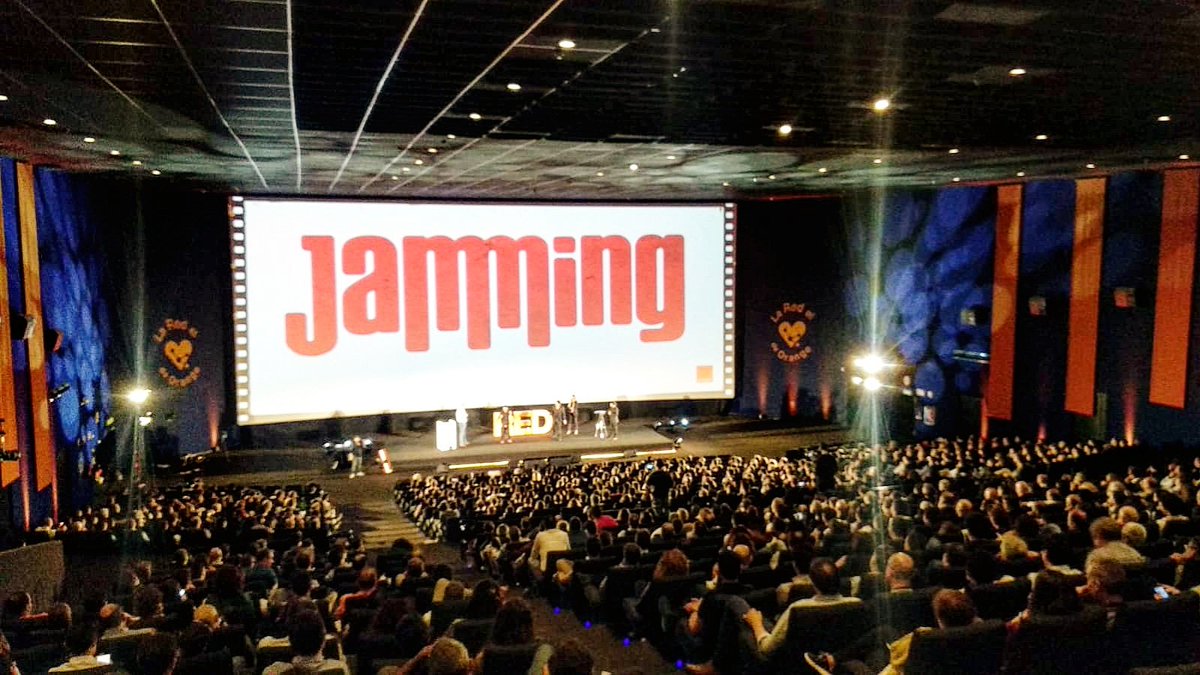 jammingteatro's tweet photo. Esto ha sucedido esta mañaning...
Y es que a los seres humanings de @orange_es se les ocurrió que podíaming ser maestros de ceremonias en este evento de 800 personas.
Una cosa muy loquing y muyyy divertida con los amiguings de @18Chulos
#EventosJamming https://t.co/5CeKMjCmSQ