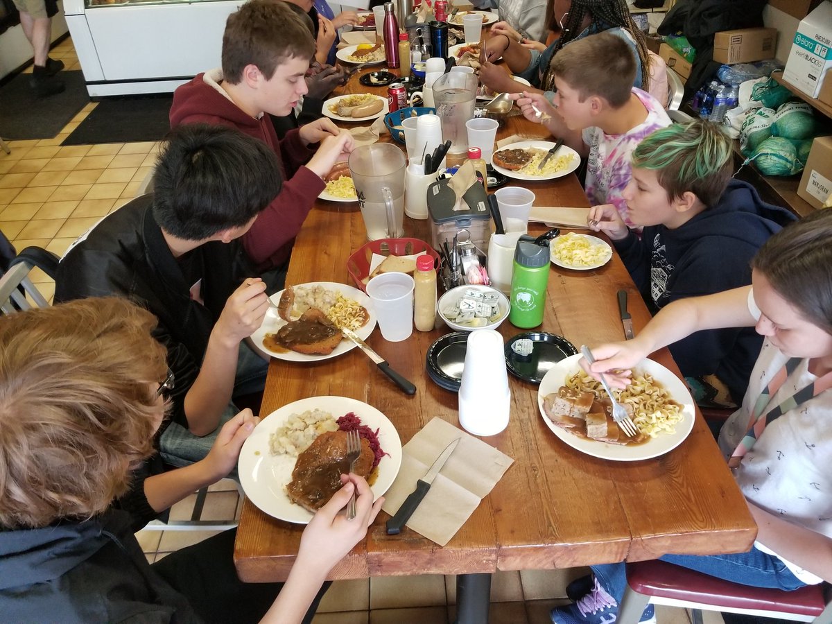ACSRochester's tweet photo. RT @bethguzzetta: @ACSRochester #Touring #Europe #ACMayTerm enjoying traditional #German food and music at #SwanMarket. It was delicious! https://t.co/sQ5wlaJ6jE