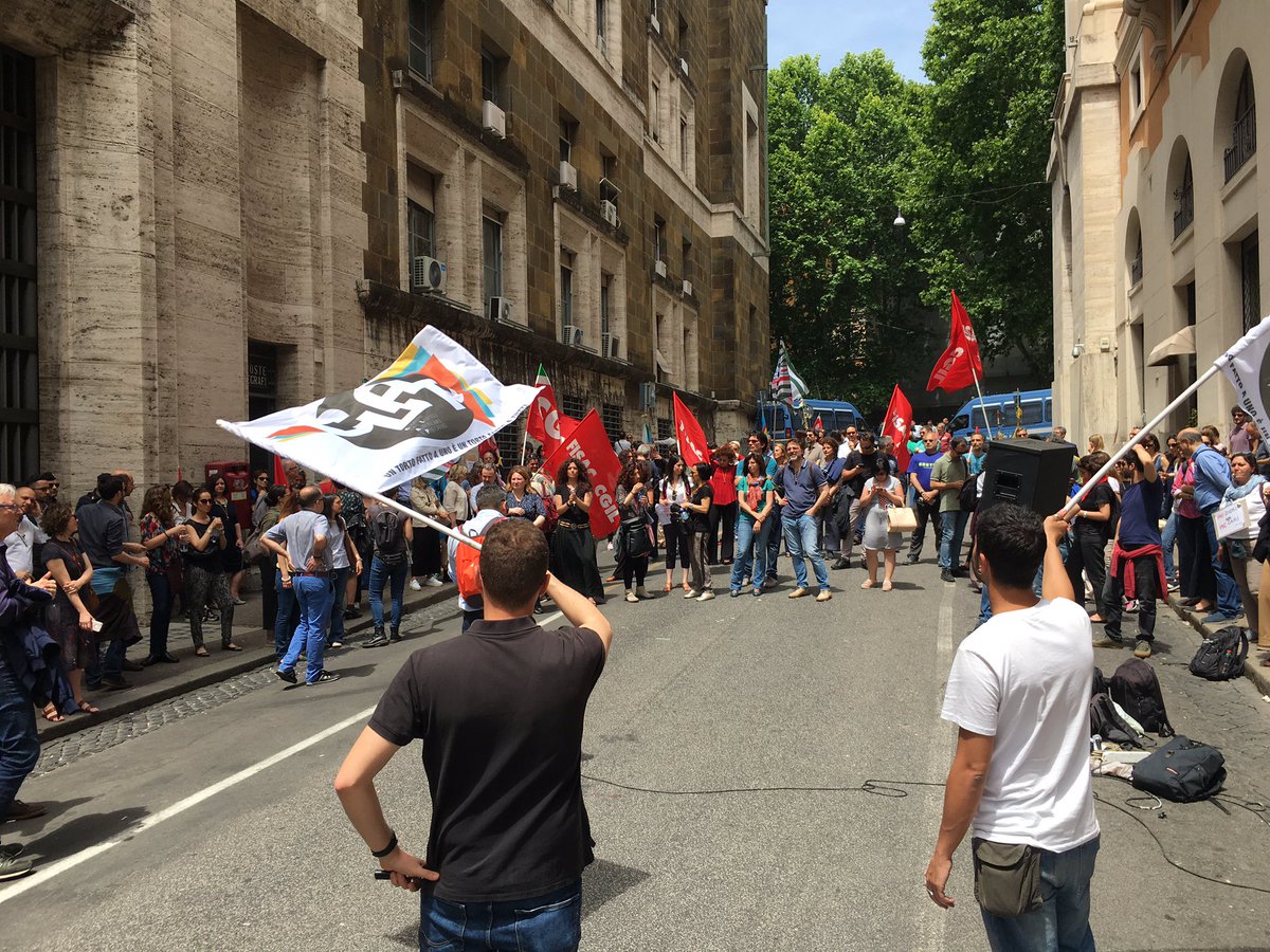 CrackJobsAct's tweet image. #6g #RedditoDiCittadinanza sciopero e speaker’s corner dei lavoratori #Anpalservizi: 12 giugno ottenuto incontro al Ministero del Lavoro facebook.com/CrackJobsAct/p… @valconte @furiacervelli @lidiabaratta @agorarai @Open_gol @IlPaeseSera @CLAP_RM @tpi @ilmanifesto @TgLa7 @Tg3web