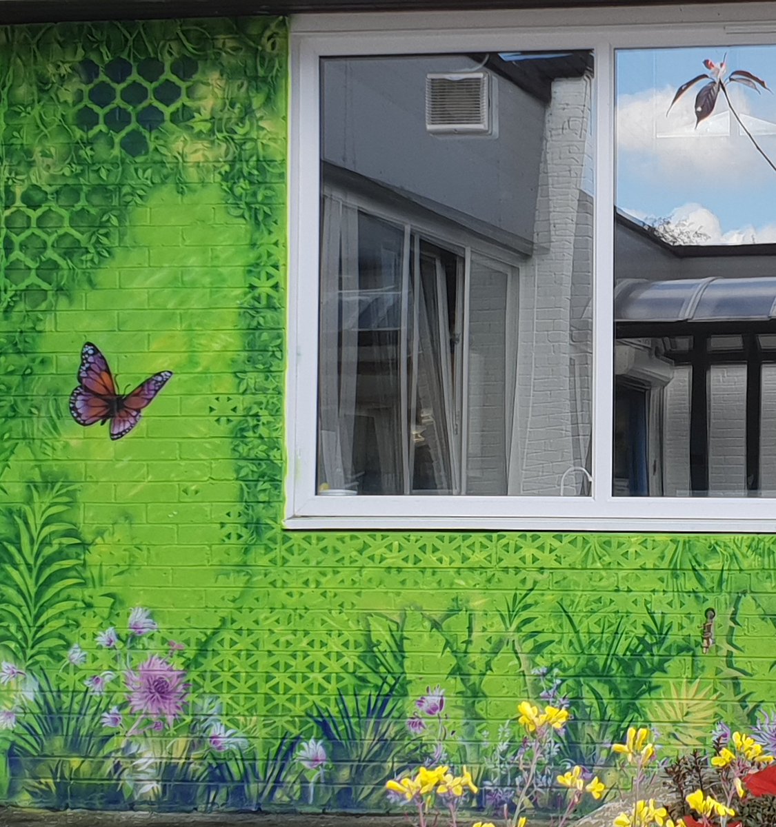 Photography_GHS's tweet photo. Our wall mural for Redburn keeps growing! Almost done now https://t.co/AMRNqxelEl
