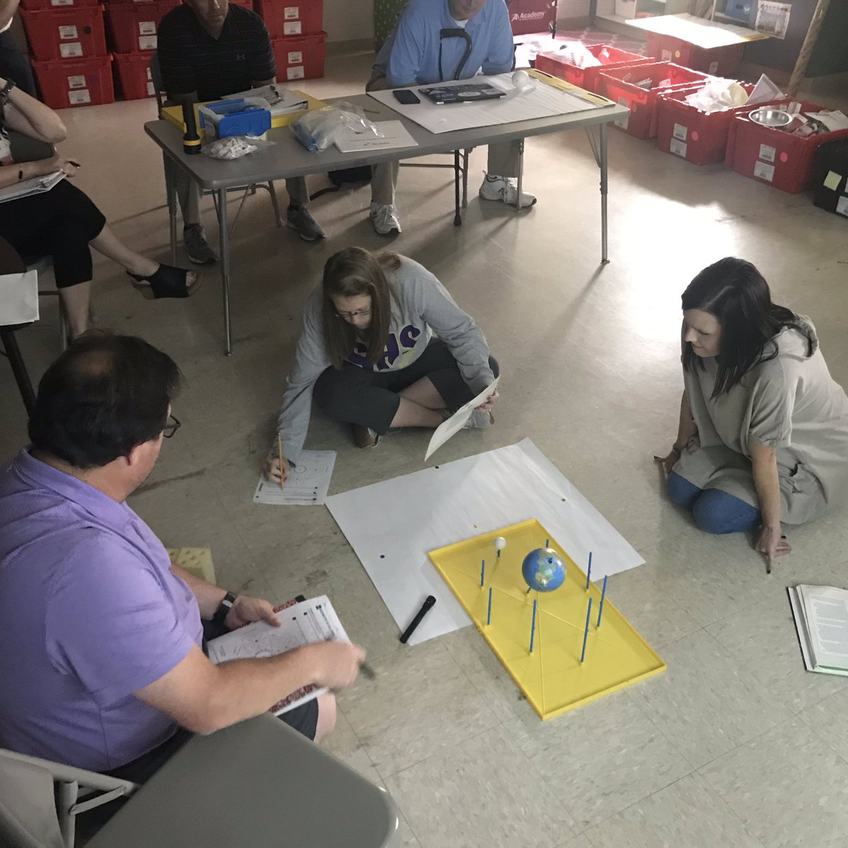 LoriMc1222's tweet image. The geometry of eclipses. Wow. Mind blown. @amstiuna @AlabamaDeptofEd #5EsplusIA #sciencemodels #handsonlearning #sixthgradescience #AMSTIworks