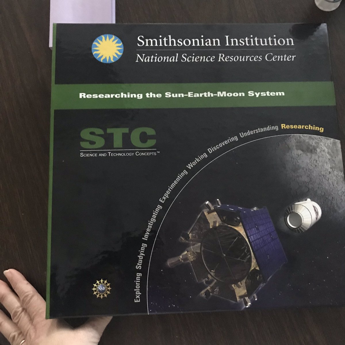 LoriMc1222's tweet image. The geometry of eclipses. Wow. Mind blown. @amstiuna @AlabamaDeptofEd #5EsplusIA #sciencemodels #handsonlearning #sixthgradescience #AMSTIworks