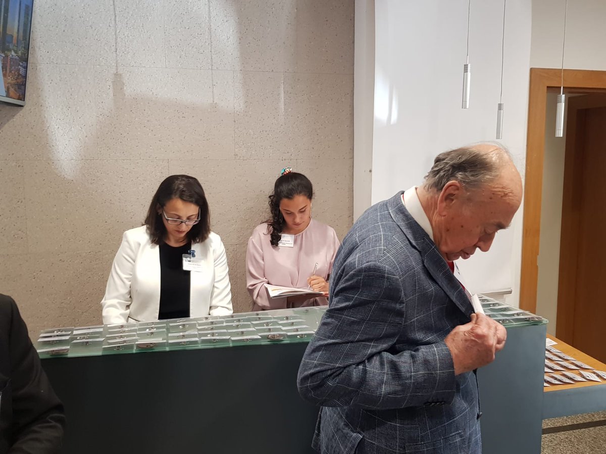 AHK_es's tweet photo. Ya tenemos todo preparado para la #AsambleaAHK. Socios y amigos de la Cámara Alemana se dan cita una vez más en su sede en Madrid para conocer sus principales novedades y disfrutar de una tarde de networking https://t.co/N8i0ckWq0m