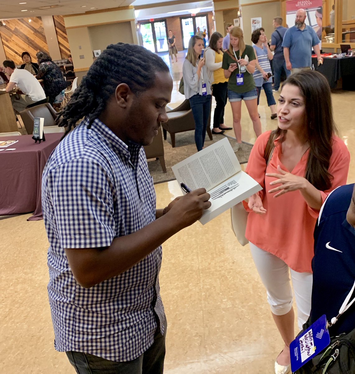 ivpress's tweet photo. Author of 'Rethinking Incarceration,' @DDGilliard, met some readers and signed copies of his latest book at #ACSD19 this week at @WheatonCollege! @ACSDOrg #RethinkingIncarceration https://t.co/Tn6Sz9KlS4