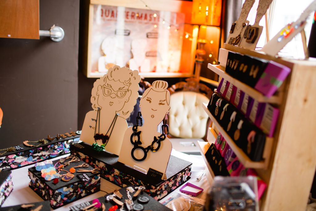 CIVIC_SQUARE's tweet photo. Bringing their magic to Digbeth for the first time, at @QTRMSTRS you’ll find Birmingham Made designs &amp; products including print, ceramics, leather goods, jewellery &amp; textiles by designer makers, artisans and small manufacturers.

Full exhibitors list here: https://t.co/jSJFmF35so https://t.co/6bFO7diZeo