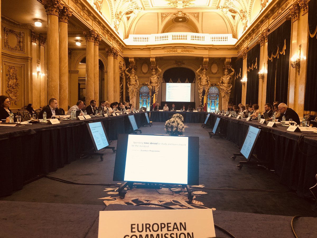 VDebiaisSainton's tweet image. Many 👏🏼 to  @ro2019eu for the fruitful meeting with DG higher education 🎓 on #EuropeanEducationArea #EuropeanUniversities #automaticrecognition #EUStudentCard  #STEAM
and future @EUErasmusPlus programme