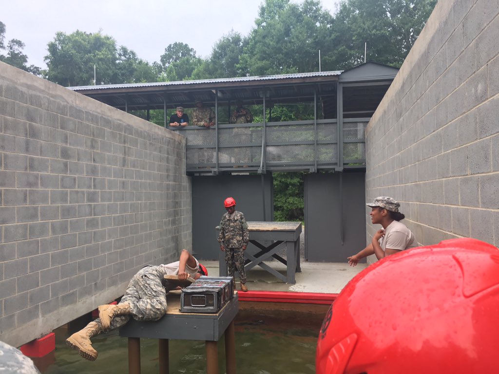 ApsJclc's tweet photo. Cadets showing off their teamwork! https://t.co/FnwIuNmlfI
