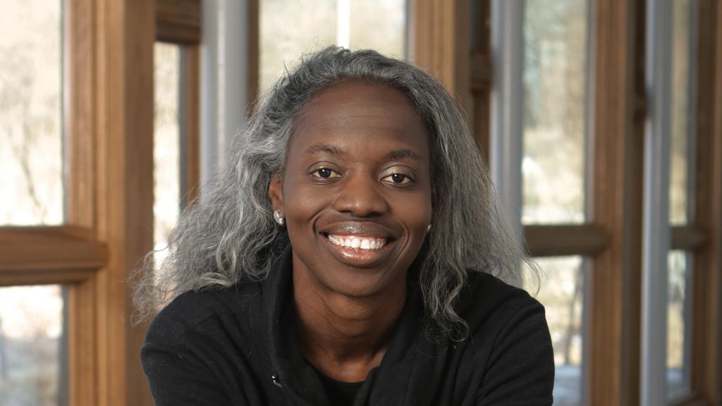 TheEllisSchool's tweet photo. .@janerasolomon, Executive Director of the
@KSTheater, will deliver the 2019 Commencement address tonight. The #EllisClassOf2019 chose janera because "our class looks to her as a role model for showing what it really means to dedicate one's career to the greater good." https://t.co/caYbHZekqS