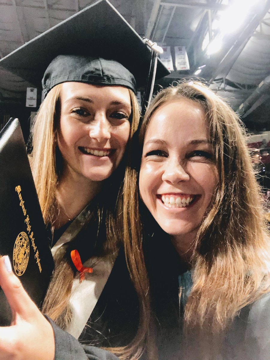 senoramenafra's tweet image. Can&apos;t believe it was 10 years ago I was in your shoes graduating from Paint Branch! Time flies! #classof2009 #classof2019 #MCPSGrad