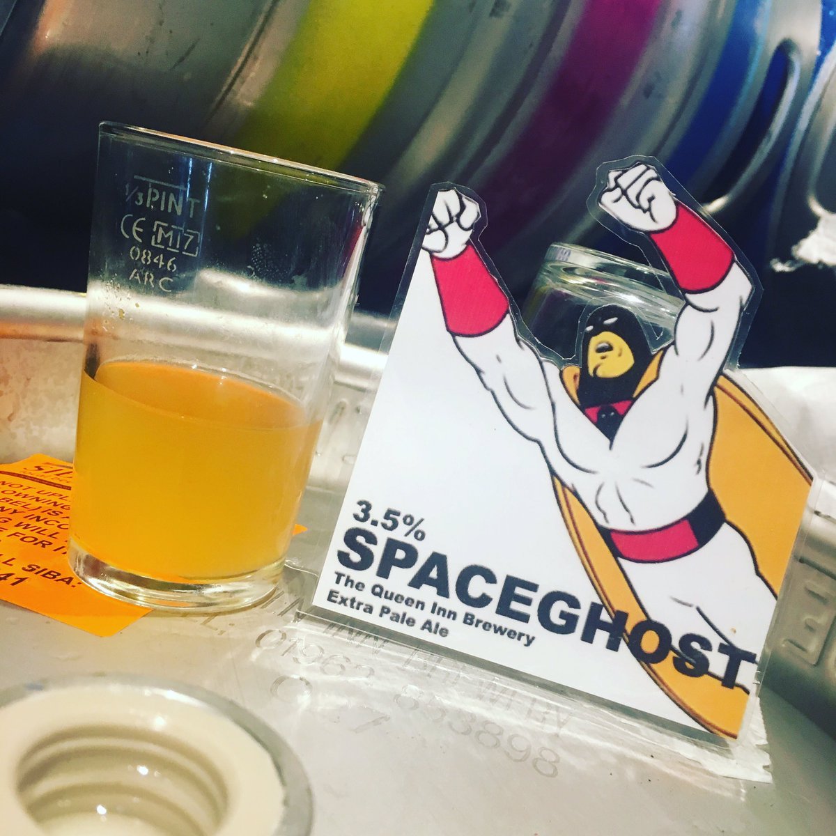 TheQueenInn's tweet photo. Heading to @sotonbeerfest this weekend? Be sure to have a go on our 3.5% extra pale, “Spaceghost” and be double sure to get some of our brew with @AlfredsBrewer inside you! #comandhaveagoifyouthinkyourehardenough #microbrewery #locale 😂😂🍺 https://t.co/jqzdgOvCyy