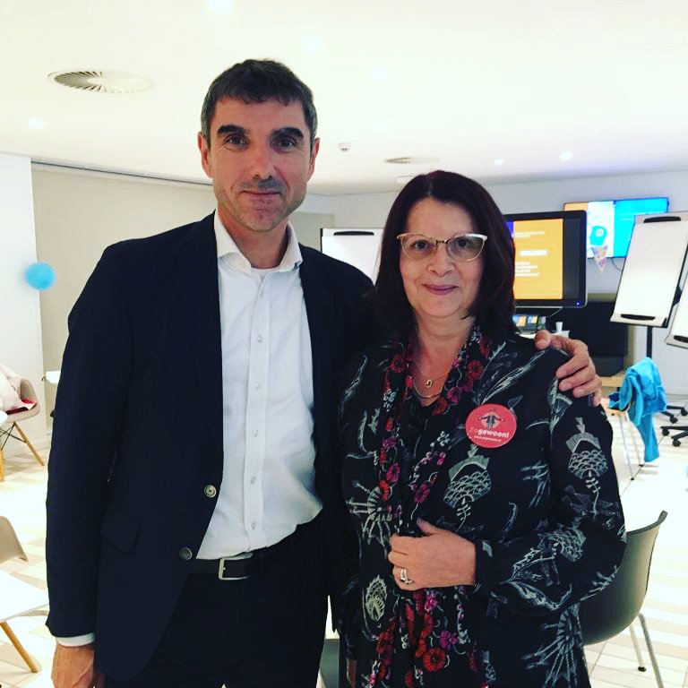 Maria heeft <a href="/PaulBlokhuis/">Paul Blokhuis</a> vandaag alles verteld over de projecten Gastvrij eten en drinken en persoonsvolgende zorg, Zo Gewoon! En dat allemaal tijdens de Prokkelweek bij <a href="/MinVWS/">Ministerie van VWS</a> #prokkelweek