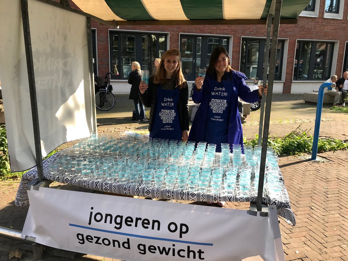 Wij staan klaar voor de deelnemers van de avond4daagse 💦 met dank aan <a href="/evides/">CentralPerk</a> 💧#jogg #vlaardingen #avond4daagse
