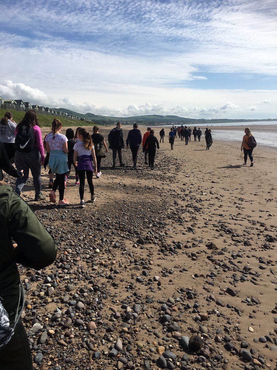 Parkhill_PS's tweet photo. Thanks to all who helped with our sunny @Parkhill_PS Sponsored Walk #KindAndHelpful https://t.co/xV1WBp4fJ1
