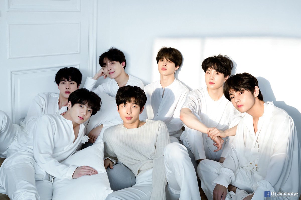 kissfromtae's tweet photo. where is army bro like it's been a while that this is happening why you guys calling urslefs army when ur not there for the boys when they getting hate? #ilovebts #helpjin #helptaehyung #helpbts #stophatingbts https://t.co/PpUuOuc3QV