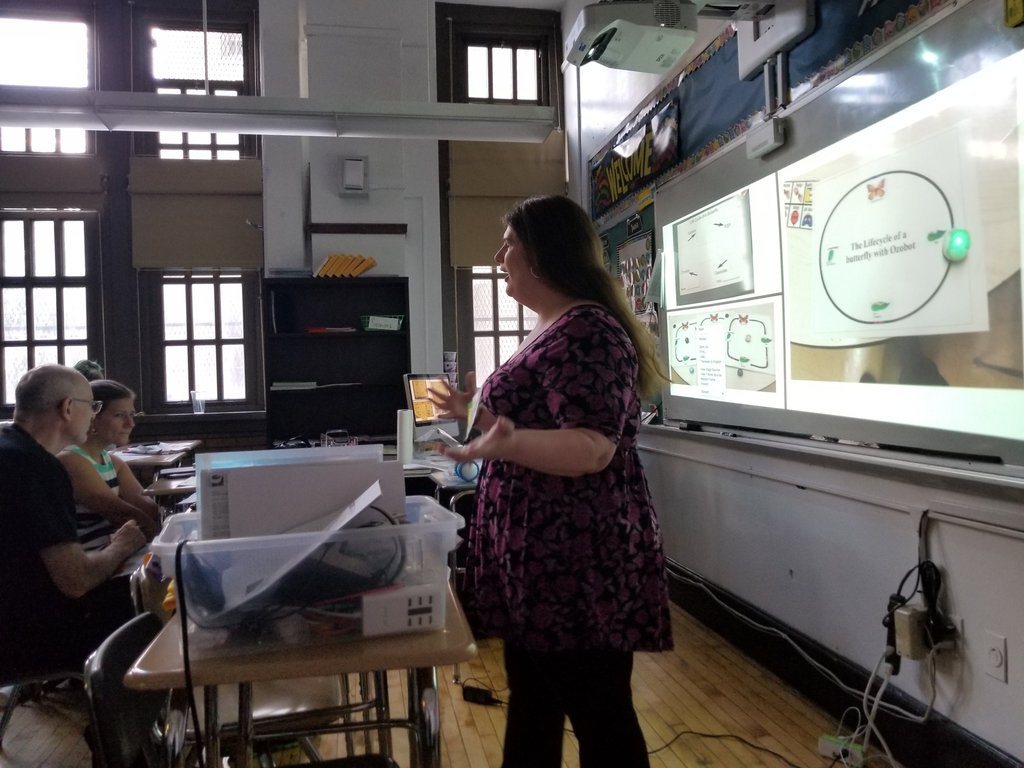TechSavvy_Teach's tweet photo. When all eyes are on you, you feel it. The Level of engagement was amazing. I hope that people are taking back ideas and using it in their classes. My "why" helping educators learn and grow! #EDXEDNYC2019 #EDxEDNYC #edxed https://t.co/mHCZuSi6P6