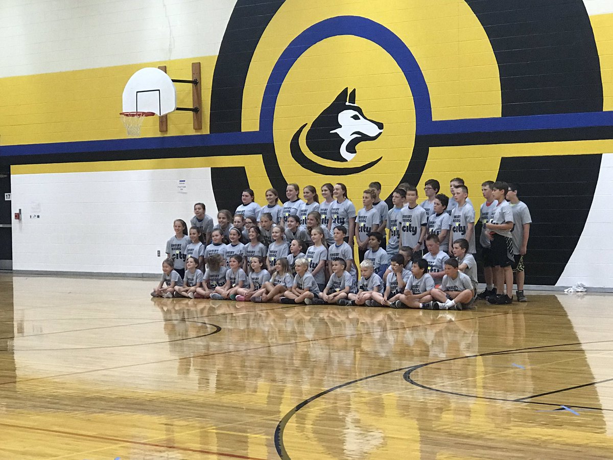 laurenrabourn's tweet image. 3rd and final day of @srchuskies Basketball Camp. Emma learned a lot and had a great time! Today she learned that we all have good days and bad days; let the feeling/reward of the good outshine the bad 🐾💕☀️ #focusonthefundamentals #getbetter #teamwork