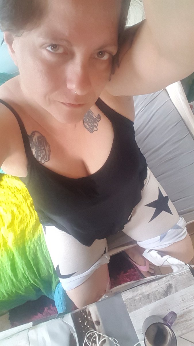Morgen beginnt das Stadtfest bei uns. Es geht bis Montag. Also los.....bezahlt mir diesen Spaß ihr Fickversager und Maulhuren.....zusätzlich habe ich von euch 150 Euro zu bekommen für eine Rechnung....also meldet euch