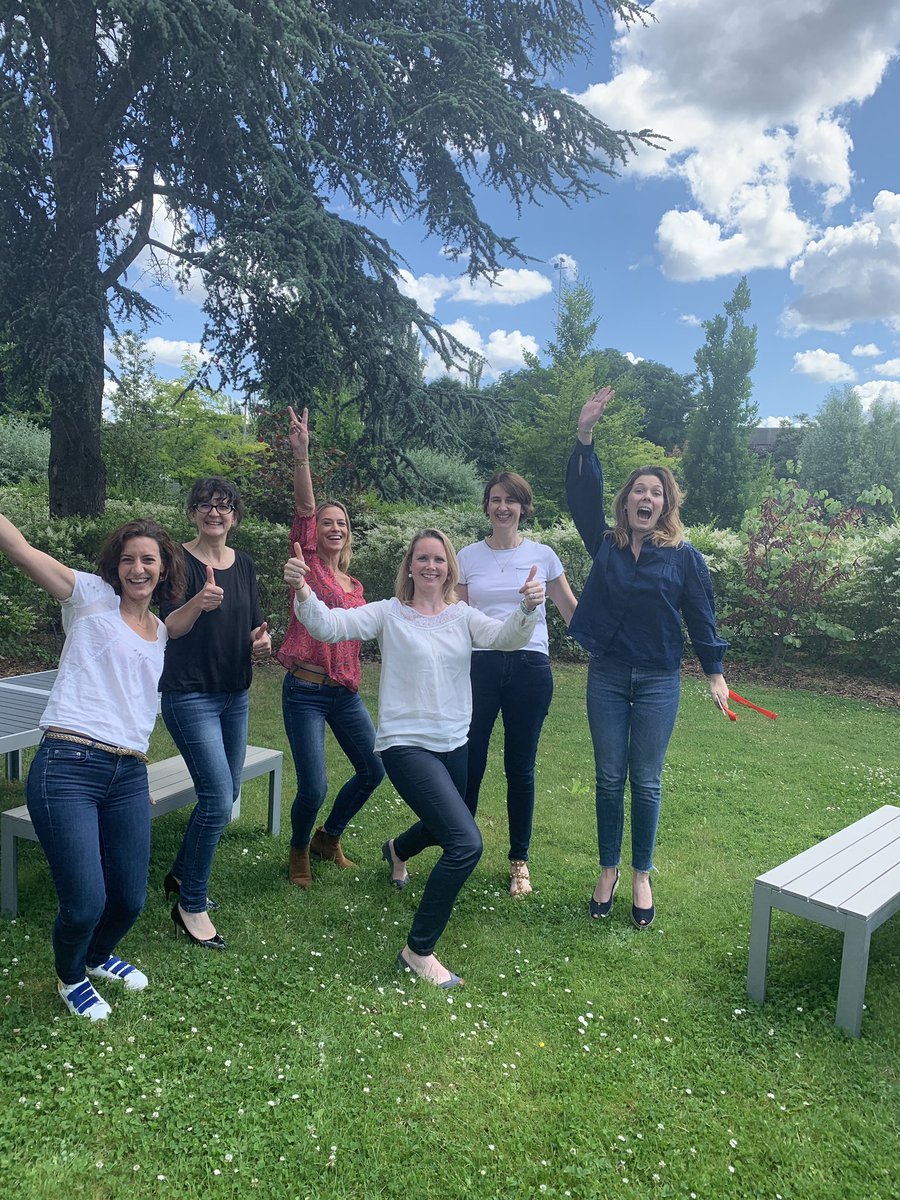 chasseuse2007's tweet photo. Merci Ă #LINKBYNET ravie et heureuse que vous soyez la premiĂšre entreprise engagĂ©e aux cĂŽtĂ©s de #MoreHuman4all dans lâaccompagnement et le parrainage de personnes en rupture professionnelle et en recherche dâemploi ! Signature aujourdâhui de la convention de mĂ©cĂ©nat. https://t.co/gU4S8jJJul