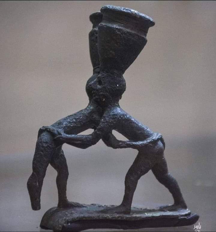 العراقيين أول من أسس الالعاب الأولمبية بالتاريخ
وكانت فيه قبل اليونان ب 1000 عام قبل أن ينقلها الفينيقيين اللذين نقلوها للاغريق
وكانت تسمى دورة العاب جلجامش لانها أسست تخليداً لذكراه في شهر آب من كل عام " كانوا يعتبرون شهر آب شهر كلكامش" وكانت تقام فيها الألعاب المعروفة وقتها