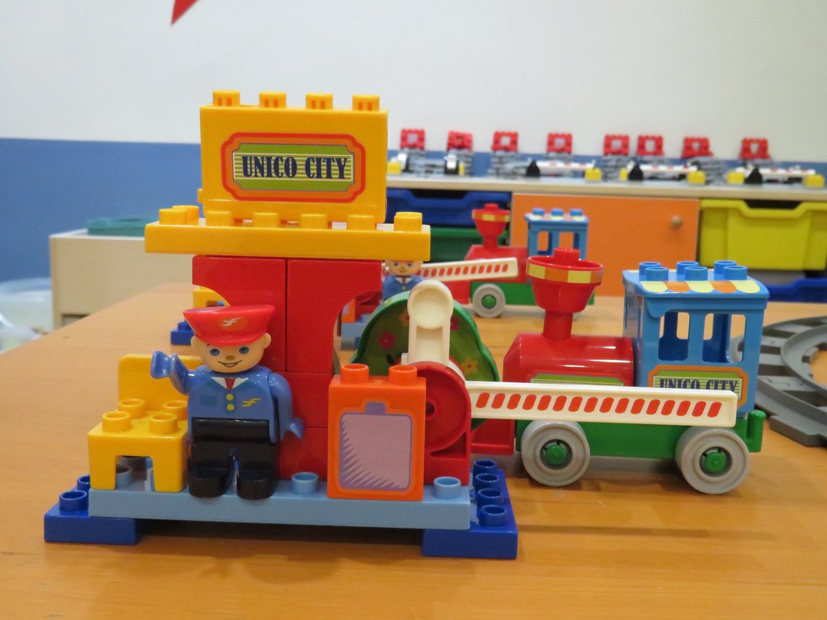 M_Ferrocarril's tweet photo. En esta edición hemos trabado con materiales #Lego #UnicoPlus y @Pequetren🛤️ #EducaTren #DeliciasCruzaSeguro @ilcad @uic @Adif_es @Renfe @ffe_es #ILCAD #UICrail #Levelcrossing https://t.co/6LLFAJRHl3