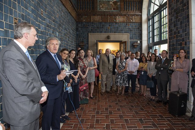 AMAmuseum's tweet photo. @Almagro_OEA2015 opens exhibition Roots of Peace: Carlos Páez Vilaró Works and Writings, on view through Sept 8! Discover "world's longest tunnel mural" @OAS_official @JMLambert1 @NestorMendezOAS https://t.co/KqXXQDXoQe