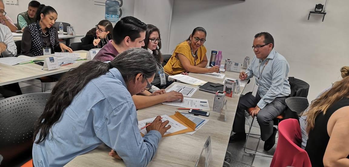 CGPE_UdeG's tweet photo. Inicia el curso-taller "Actualización para la planeación y el desarrollo institucional", dirigido a los responsables de ejercer el Programa de Fortalecimiento de la Calidad Educativa PFCE. ¡Agradecemos la presencia de la Vicerrectoría Ejecutiva y al @udgcucei por su hospitalidad! https://t.co/ksdp6p9whR