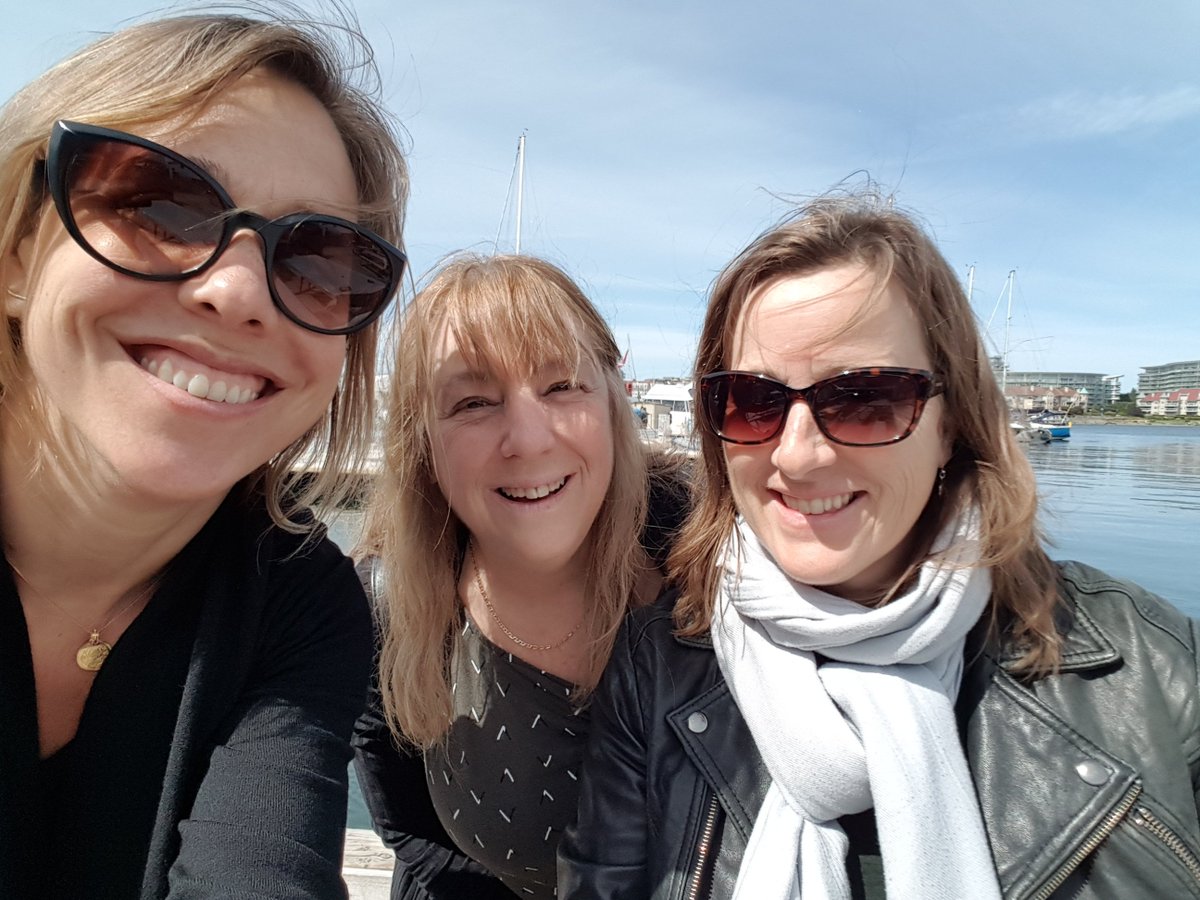 fgmontreal's tweet photo. L'équipe de la #FGMtl est fièrement représentée au congrès des fondations communautaires @CommFdnsCanada qui bat son plein à Victoria (C.-B.) jusqu'à vendredi! Thank you @Mawer_Invest and @VicFoundation for the warm welcome. #AllIn2019 #OnEmbarque2019 #philanthropie https://t.co/3N5FISeqXS
