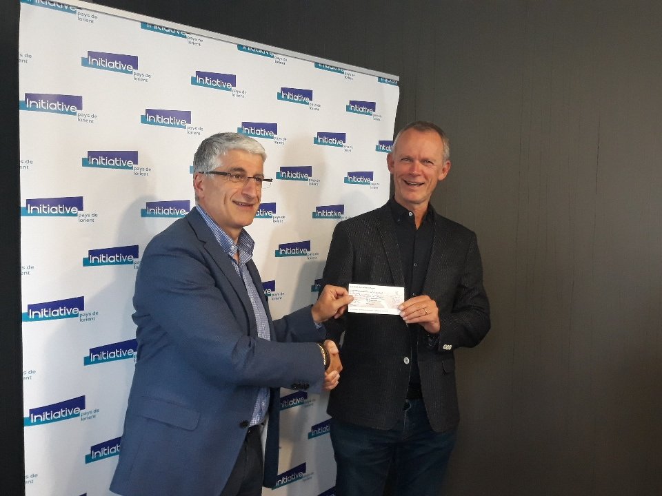 Moment fort de l'AG remise de chèque pour initiative pays de Lorient 👏👏😁 pour aider encore plus de possibilité pour aider les  projets sur le territoire #Lorient