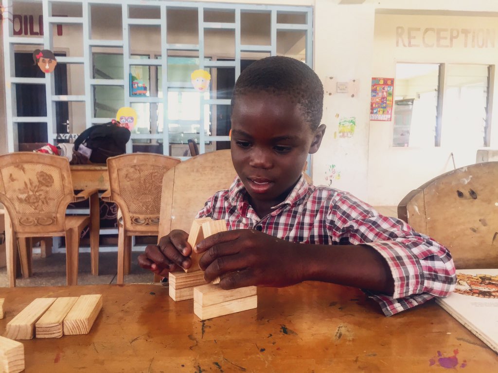 Isamacarreira's tweet photo. The best way to find yourself is to lose yourself in the service of others. — Mahatma Gandhi. ♥️📚🇬🇭 #volunteering #volunteerabroad #volunteerafrica #originalvolunteers #originalvolunteersghana #rewardingwork https://t.co/4oreWgBws6