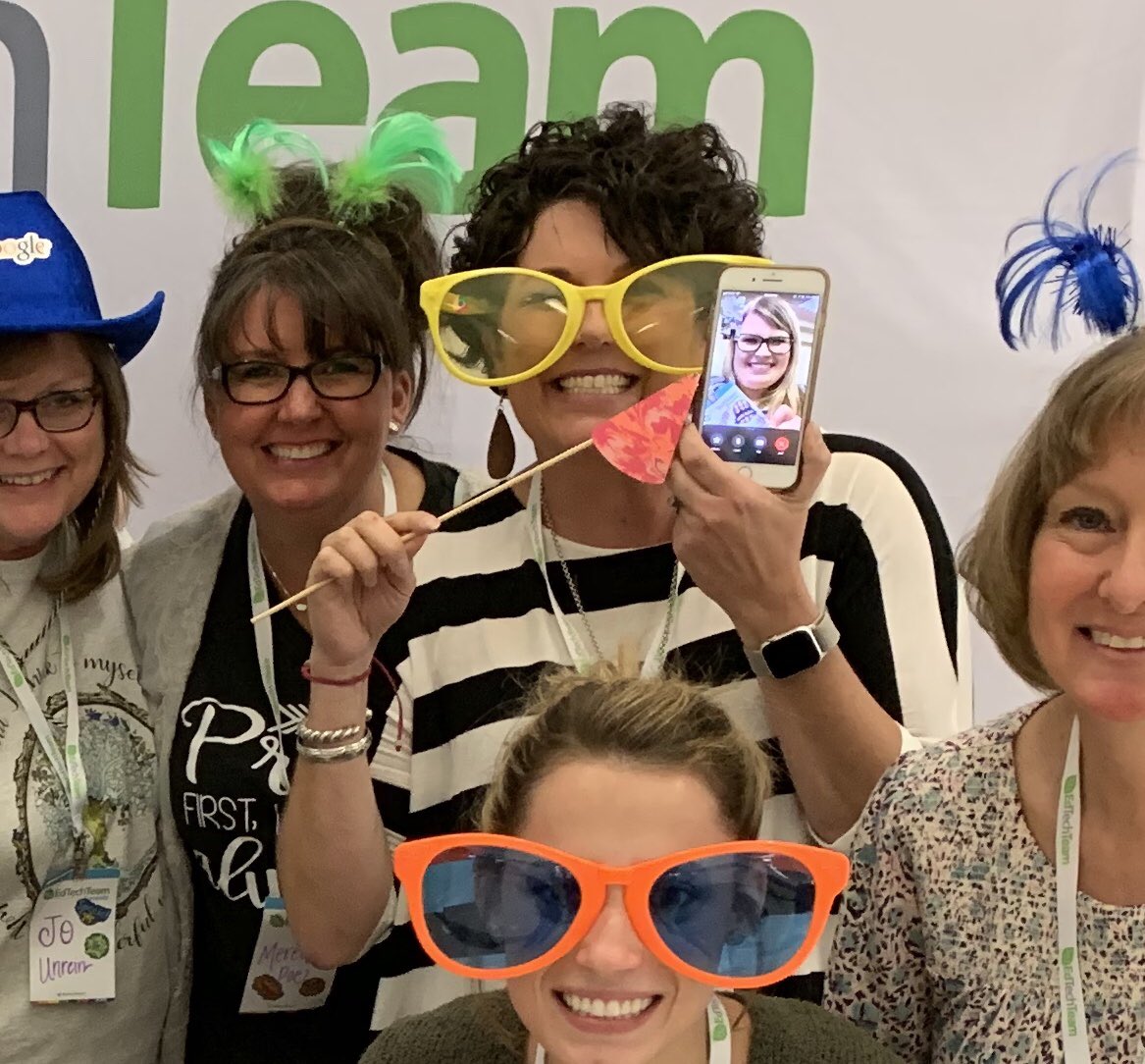 brandi_lay's tweet photo. When your favorite Techie Warrior misses the group picture because sheโs prepping for her presentation...you find a way to make it work! #EdTeachTeam @WhitesideElem @laurenkernsmith @mimg1225 #believeinyourselfie @LubbockISD https://t.co/CRWRj6hfAN