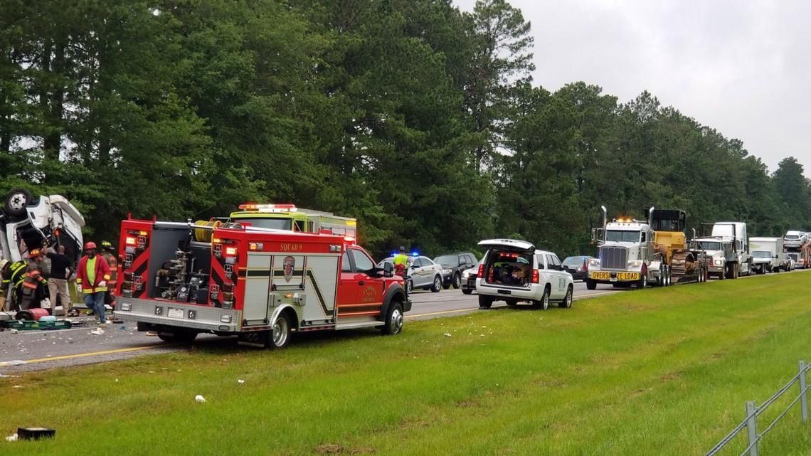 WLTX's tweet photo. TRAFFIC ALERT >> I-26 reopens after tractor trailer crash https://t.co/emDUEUuZqI #sctrf #scnews #sctweets https://t.co/rlKkYme42m