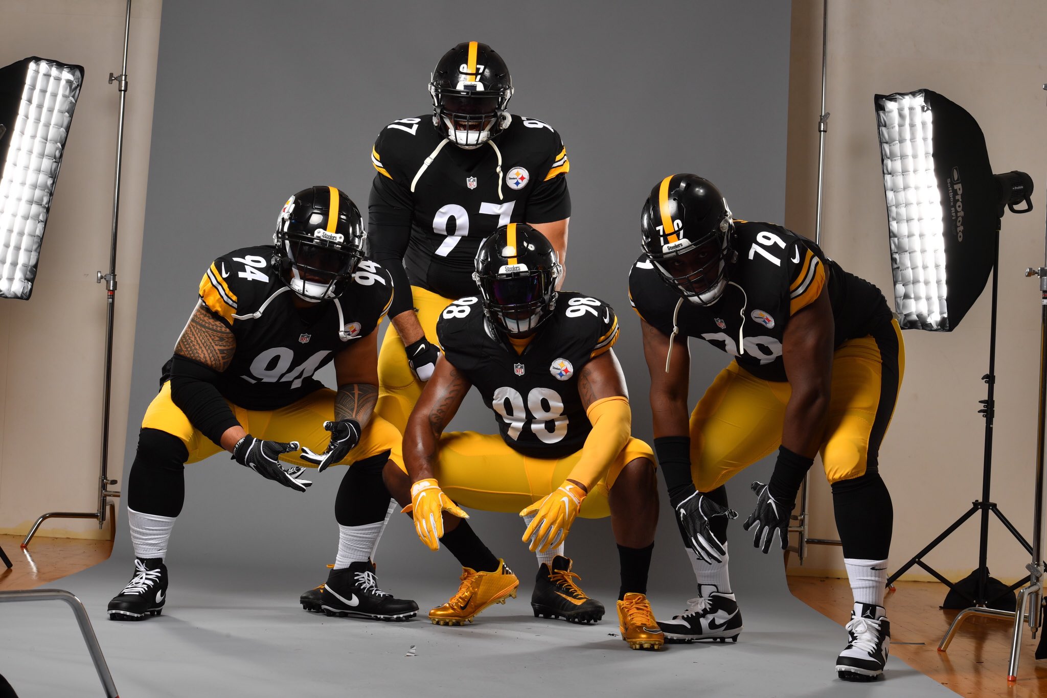 D8ZTbIvXkAAJb7E.jpg:large