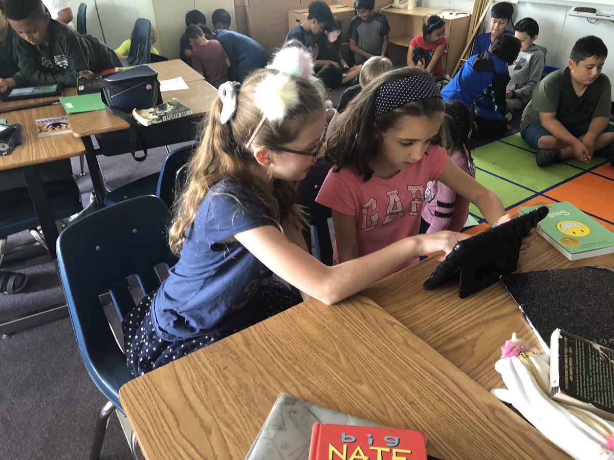 MrShieldsAPS's tweet photo. #AftertheSOLs we buddy read, use Hour of Code and play DreamBox with second grade friends! #APSisAwesome https://t.co/YtqugnWofM