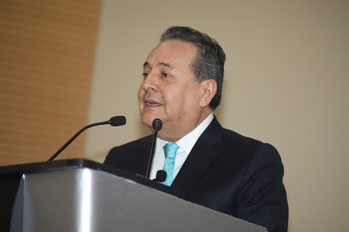 ADEX_PERU's tweet photo. El presidente de ADEX, #AlfonsoVelásquez, presentó el plan #Reto75, cuyo objetivo es alcanzar la meta de los US$ 75 mil millones en exportaciones de bienes y servicios para el 2021, junto a la CCL y la SNI, en un evento organizado por Cátedra Perú, de la @USMP_oficial. https://t.co/Z2lnn8ridr